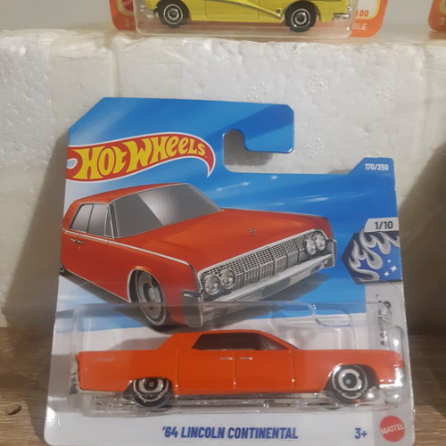 Classic American Toy Cars set of 7, new with wall case