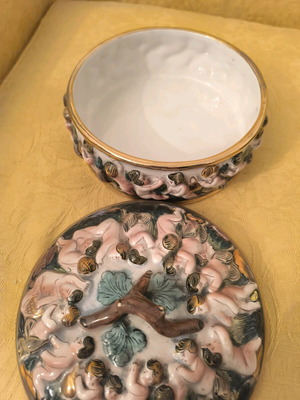 Decorative container in excellent condition