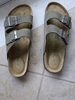 Σανδάλια Funky Buddha σε άριστη κατάσταση, νούμερο 43 unisex