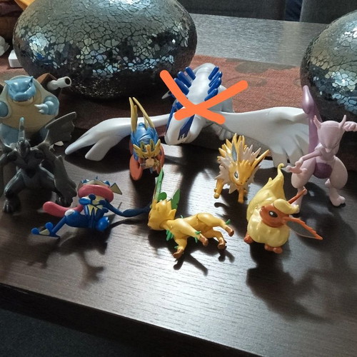 Pokemon figures set
