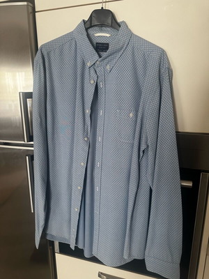 Sfera Men Slim Fit Shirt XL like new