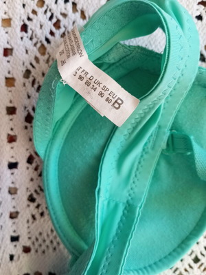 Bra used, front clasp, size 80B