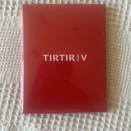 Mini photo album K-pop singer V from Tirtir new