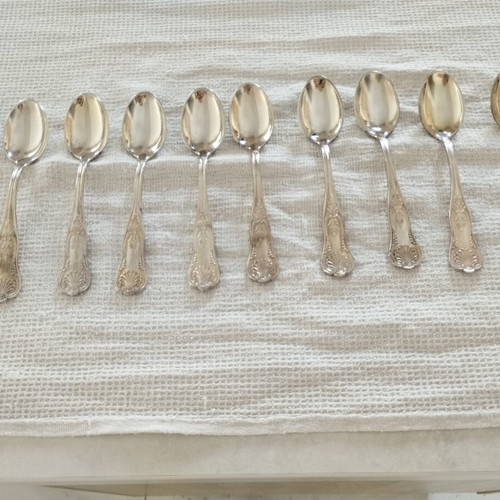 Kings Pattern Vintage Teaspoons Set of 12 NOS with Original Cloth Case