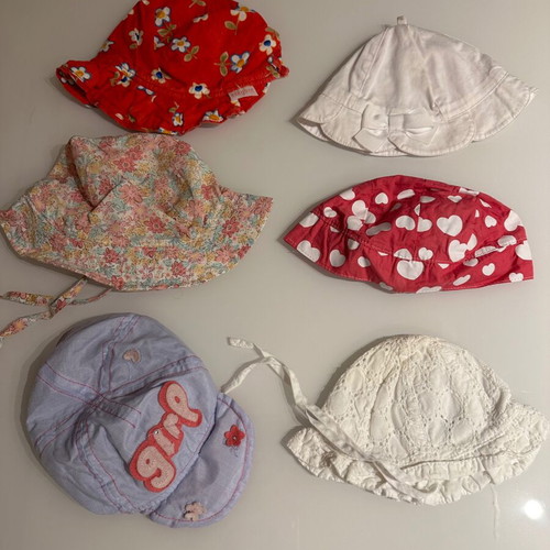 Baby hats like new, pack of 6 cotton