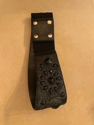 Handmade women's belt used with elastic and black buckle
