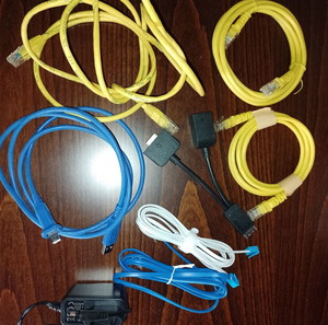 Καλώδια ίντερνετ (fiber/adsl), usb, μετασχηματιστής, adapter ACER,