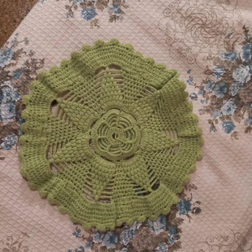 Wool handmade doily vintage in excellent condition