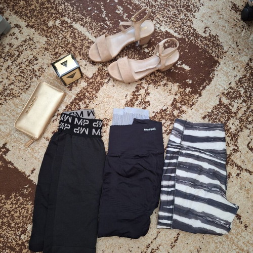 Set of women's leggings size M Nike, Oysho like new