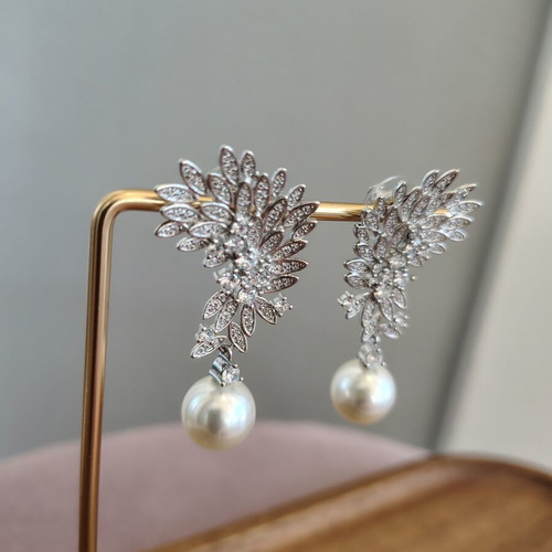Silver plated earrings with pearls and zirconia