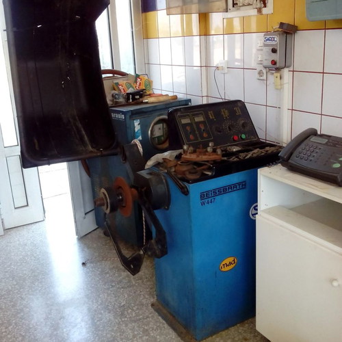 Baisbart wheel balancer used in excellent condition