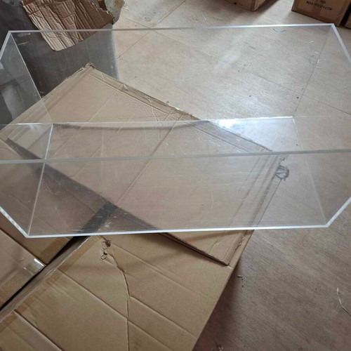 Plexiglass кутия за продуктова витрина употребявана