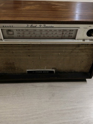 Vintage ραδιόφωνο Sharp 3-Band 9-Transistor μεταχειρισμένο, ξύλινο διακοσμητικό retro