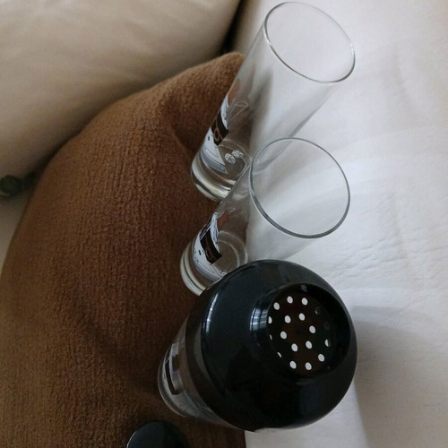 Cocktail set with 2 glasses and shaker new