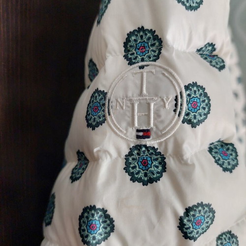 Tommy Hilfiger women's lightweight down jacket, white multicolor, size S