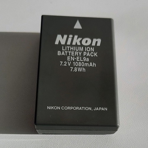 Nikon EN-EL9a Battery and Rear Lens Cap set like new