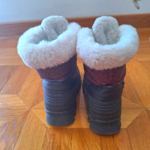 Kickers apres ski boots used for girl size 28
