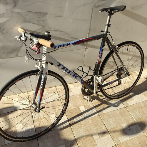 Trek road bike with Shimano 105 parts, 58cm frame