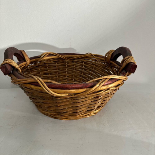 Wicker basket like new