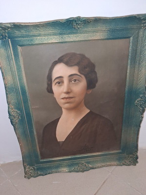 Photographic portrait of a lady 1933 with original vintage frame used