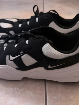 Nike Tech Hera αθλητικά παπούτσια αφορετα, μέγεθος 44.5, μαύρο και άσπρο