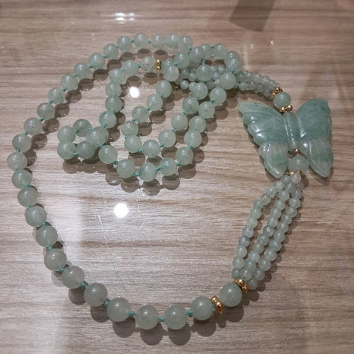 Long necklace with nephrite excellent quality like new