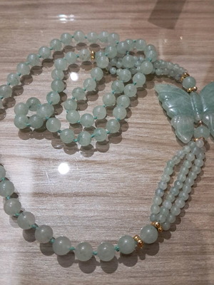 Long necklace with nephrite excellent quality like new