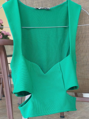 Crop top Stradivarius size S with cutouts and heart design in green, like new