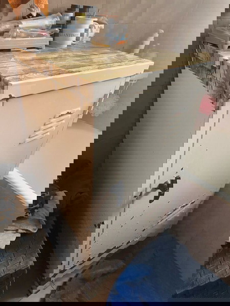Μεταλλικό ντουλάπι