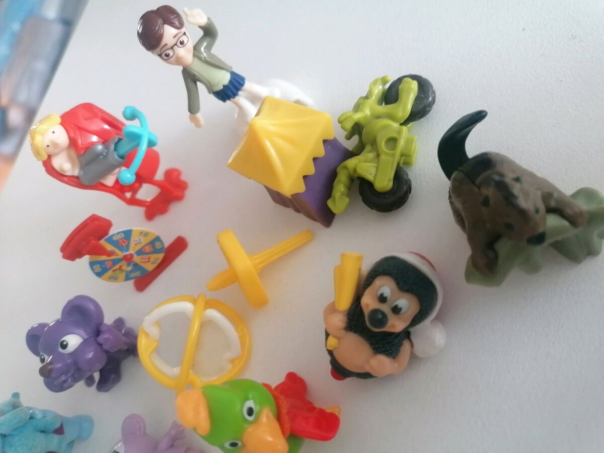 Kinder surprise lot 8 euros - € 8,00 - Vendora.cy
