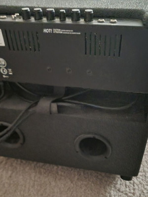 Ampeg BA-115 Bass Amplifier like new 100w