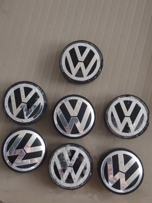 VW Wheel Center Caps set of 7 used, broken hooks
