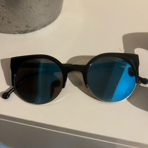 Prince Oliver sunglasses used, blue lens and black frame