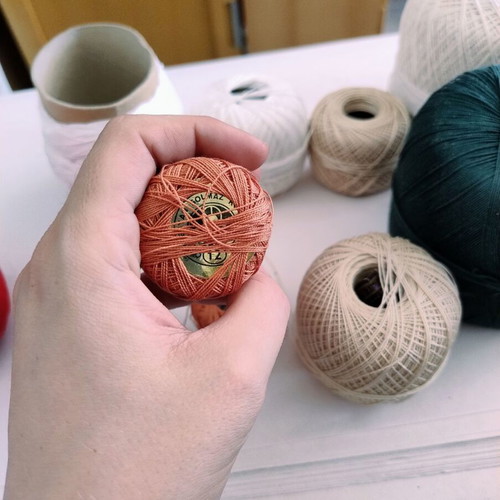 Set of lace thread in various colors like new