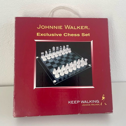 Johnnie Walker Vintage Chess Set 2002 like new