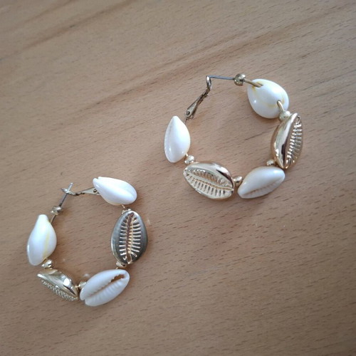 Earrings summer with shells like new, gold-colored