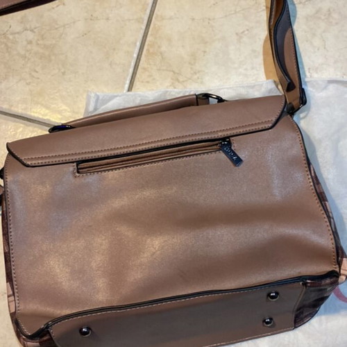 Doca crossbody and handbag