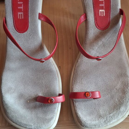 Elite red platform sandals size 40 like new