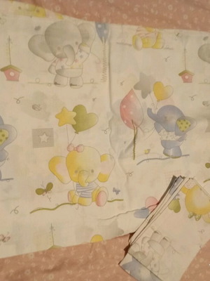 Bedding set with pillowcase and 4 baby pillowcases like new