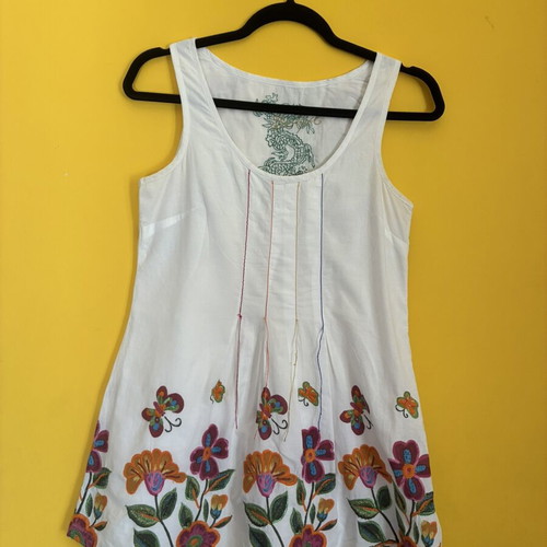 Desigual White Embroidered Boho Tunic Top size S like new