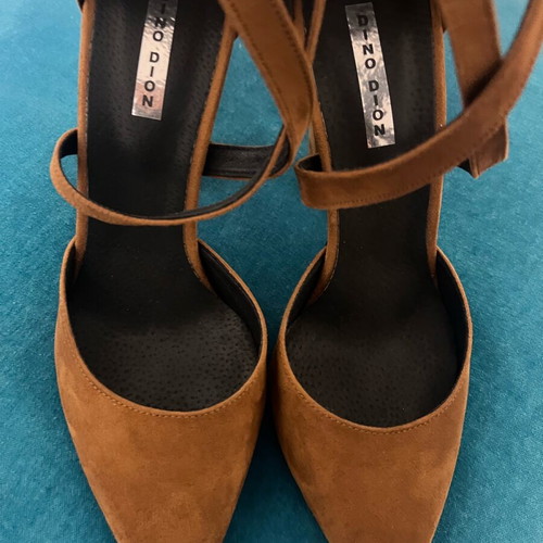 Dino Dion Casual Shoes Brown Like New Size 38