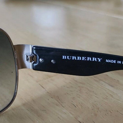 Burberry authentic sunglasses B3024 1005/8G 125 3N like new, black