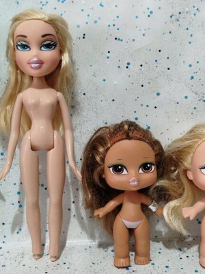 Bratz dolls used, lot of 4 with flaws for OOAK