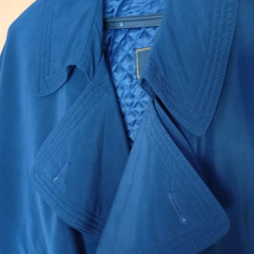 Avanti blue velvet trench coat like new, size L