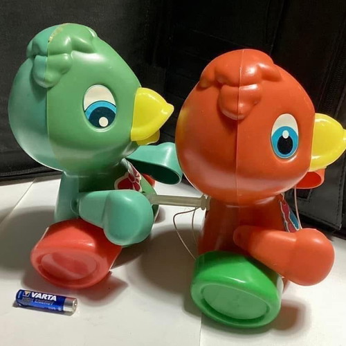 Apergis Ta Papakia 1970s toy new with friction sound