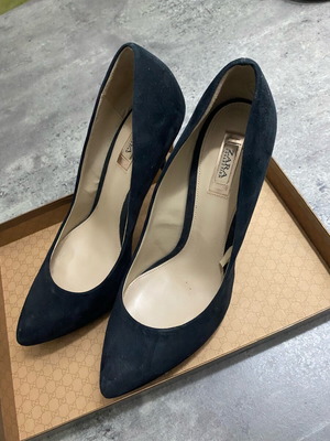 Black classic stiletto pumps like new, 10 cm heel