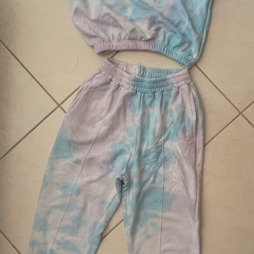 Colorful sleeveless tracksuit like new, size M