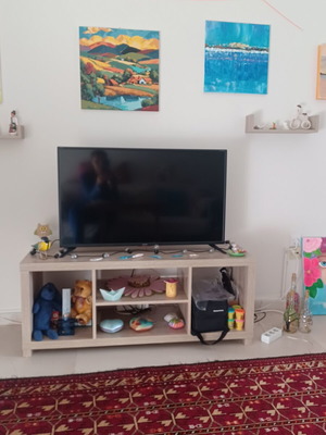 TV stand like new