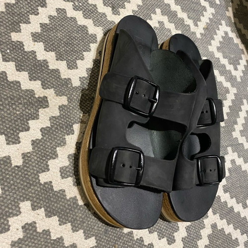 Esiot black leather sandals like new, size 38