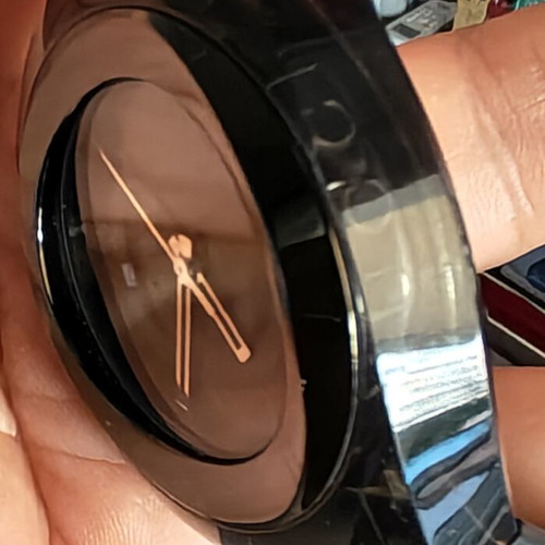 Gucci Sync 137.1 XXL men's watch, black